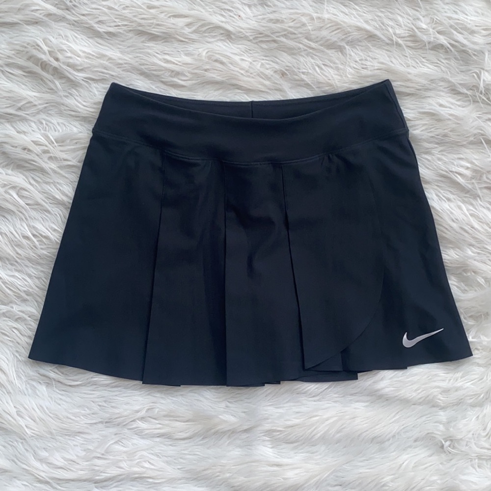 Nike | Black Pleated Tennis Skirt